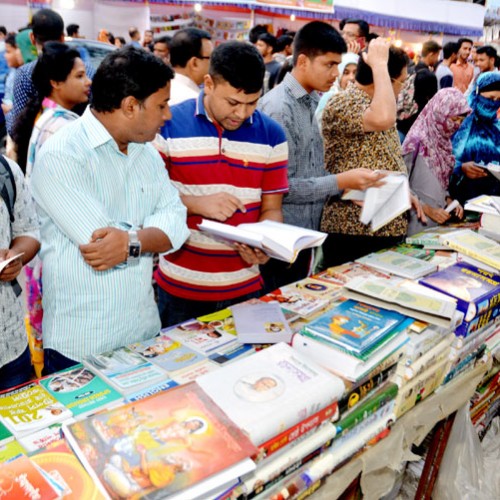 বগুড়ার একুশে বইমেলায় বাড়ছে বিক্রি