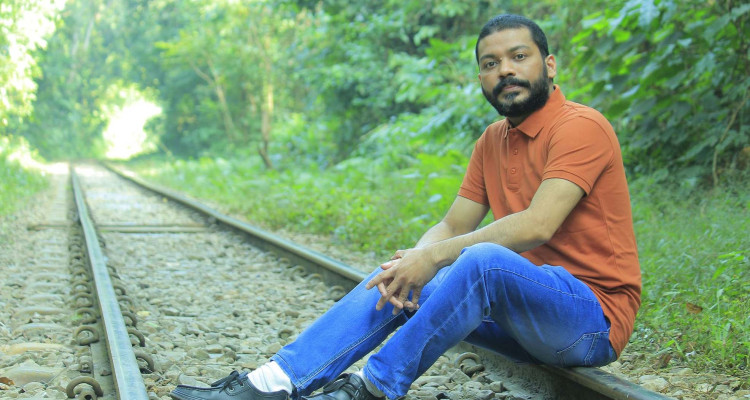 আজ কবি তুষার কবির-এর জন্মদিন